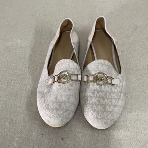EUC woman’s Michael Kors shoes